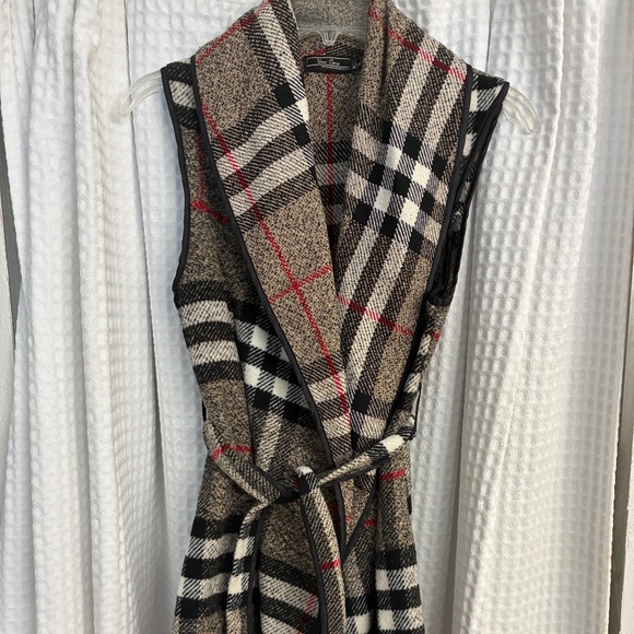 Uno Core Plaid Wrap Vest with Belt - Picture 1 of 10